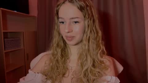 Evie online show from 11/10/25, 02:27