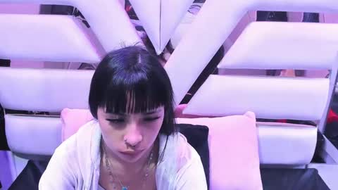 cherrysweetl_ online show from 06/10/26, 12:59