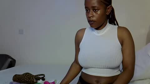 Snapshot of cherrywaro chatting on 10/27/25, 07:01 cherry online show from 10/27/25, 07:01