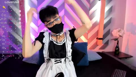 Snapshot of cherryy_boy chatting on 01/27/25, 12:05 Matias online show from 01/27/25, 12:05