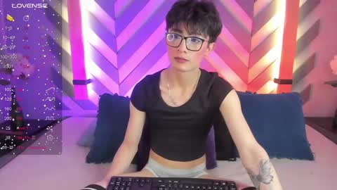 Snapshot of cherryy_boy chatting on 03/01/25, 10:42 Matias online show from 03/01/25, 10:42