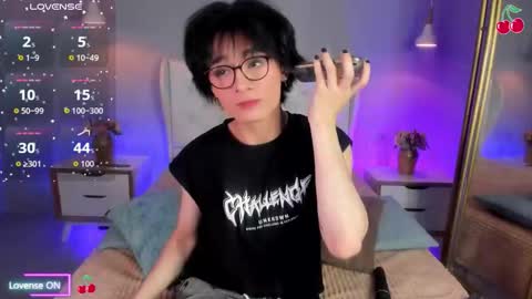 Snapshot of cherryy_boy chatting on 10/20/25, 08:42 Matias online show from 10/20/25, 08:42