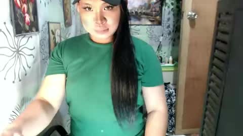 chescahotxxxl online show from 02/05/25, 03:23