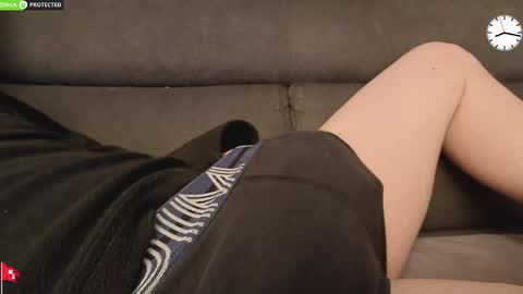 Snapshot of chezmonsieur_g chatting on 04/01/26, 06:16 Grey online show from 04/01/26, 06:16