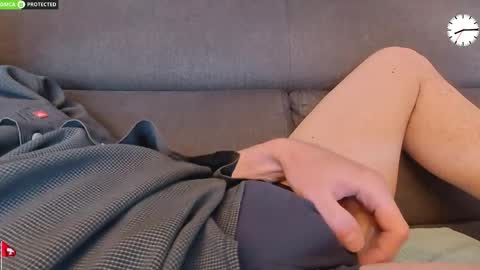 Snapshot of chezmonsieur_g chatting on 05/18/26, 06:14 Grey online show from 05/18/26, 06:14