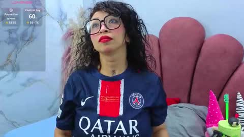 Snapshot of chiarajjones chatting on 11/26/25, 01:45 CHIARA online show from 11/26/25, 01:45