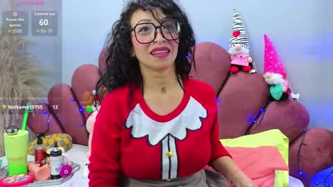 Snapshot of chiarajjones chatting on 11/29/25, 12:52 CHIARA online show from 11/29/25, 12:52