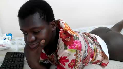 chichie_ online show from 04/05/26, 10:18