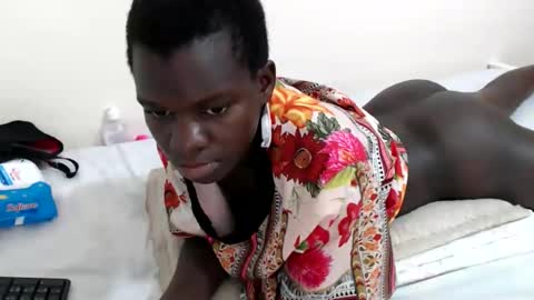 chichie_ online show from 04/10/26, 10:36