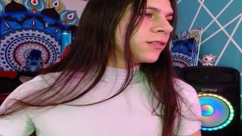 Snapshot of chico_explosivo chatting on 11/02/25, 12:13 chico_explosivo online show from 11/02/25, 12:13