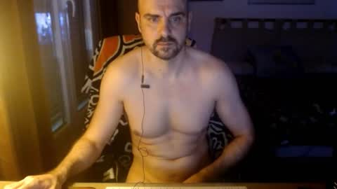 chicocam1983 online show from 10/26/25, 04:46