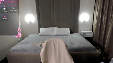 Snapshot of chilgato chatting on 11/14/25, 01:37 Cameron online show from 11/14/25, 01:37