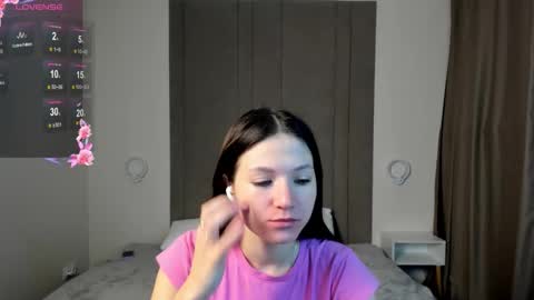 Snapshot of chilgato chatting on 11/18/25, 01:33 Cameron online show from 11/18/25, 01:33