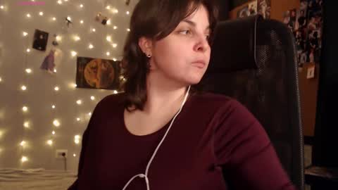 Snapshot of chill_saya chatting on 10/28/25, 10:01 Saya online show from 10/28/25, 10:01