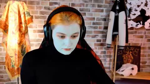 Bella online show from 09/20/25, 05:19