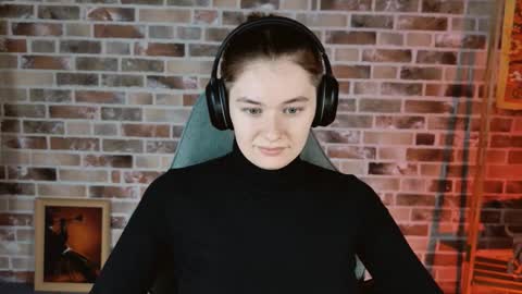 Bella online show from 12/20/25, 09:05