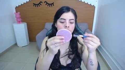 Snapshot of chinatsu_t chatting on 09/14/25, 12:48 Kelly online show from 09/14/25, 12:48