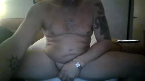 Snapshot of chippy70 chatting on 12/17/25, 03:45 chippy70 online show from 12/17/25, 03:45