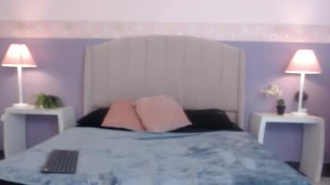 Chloe  online show from 12/22/25, 11:40