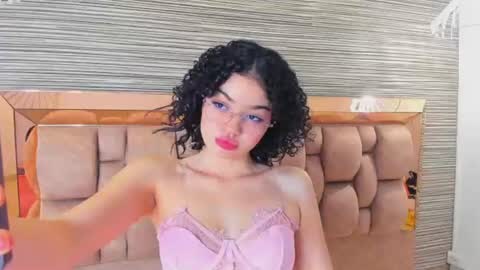 Snapshot of chloe_cortez chatting on 06/13/26, 11:19 chloe online show from 06/13/26, 11:19