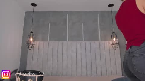 Snapshot of chloe_dee_ chatting on 01/28/25, 10:56 Chloe online show from 01/28/25, 10:56