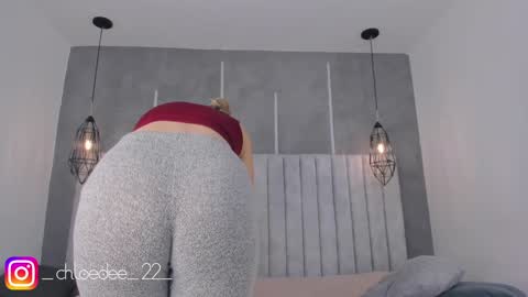 Snapshot of chloe_dee_ chatting on 02/02/25, 11:19 Chloe online show from 02/02/25, 11:19