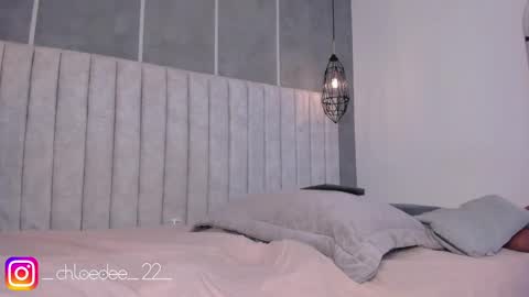 Snapshot of chloe_dee_ chatting on 02/14/25, 05:14 Chloe online show from 02/14/25, 05:14