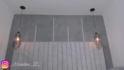 Snapshot of chloe_dee_ chatting on 02/19/25, 11:28 Chloe online show from 02/19/25, 11:28