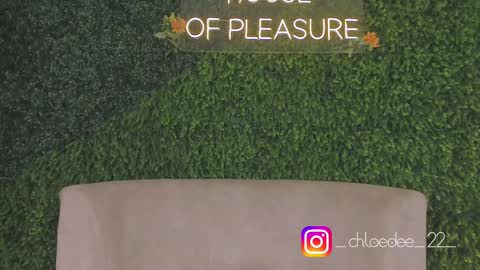 Snapshot of chloe_dee_ chatting on 09/28/25, 12:10 Chloe online show from 09/28/25, 12:10