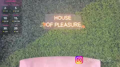 Snapshot of chloe_dee_ chatting on 10/12/25, 01:10 Chloe online show from 10/12/25, 01:10