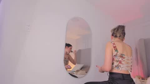 Snapshot of chloe_dee_ chatting on 11/27/25, 12:18 Chloe online show from 11/27/25, 12:18