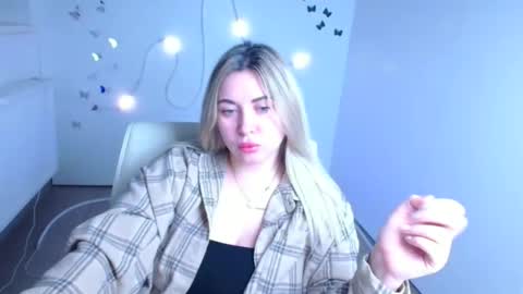 Chloe online show from 11/23/25, 06:13