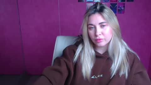 Chloe online show from 11/25/25, 12:16