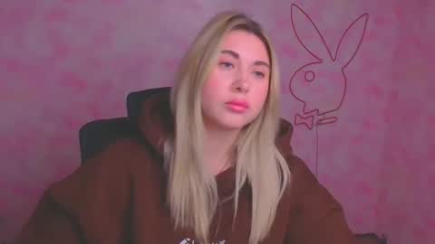 Chloe online show from 11/26/25, 06:25