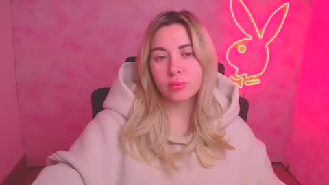 Chloe online show from 11/29/25, 06:49