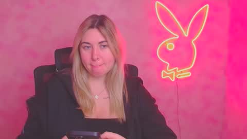 Chloe online show from 12/02/25, 06:08