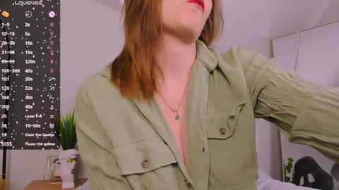 Snapshot of chloe_jeense chatting on 03/02/25, 05:33 Chloe online show from 03/02/25, 05:33