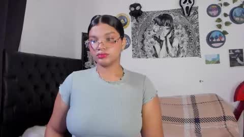 chloe_kisses online show from 09/27/25, 11:04