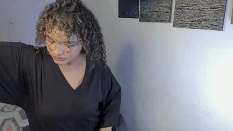 chloe_kisses online show from 04/07/26, 11:43