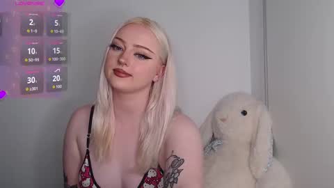 Chloe Levine online show from 09/20/25, 10:00