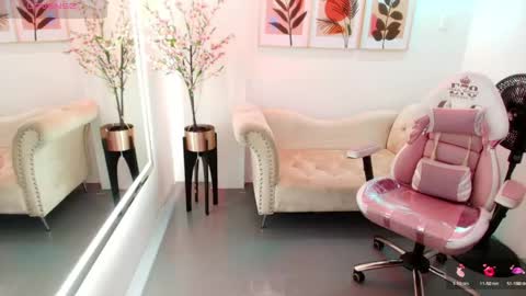 Chloe  online show from 05/14/26, 12:01
