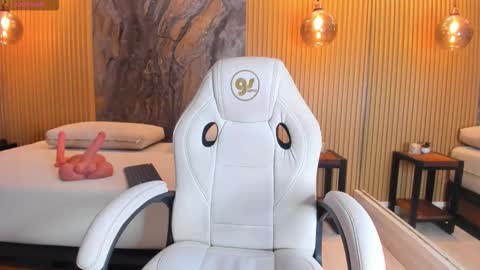 Snapshot of chloe_murray chatting on 11/08/25, 07:23 CHLOE online show from 11/08/25, 07:23