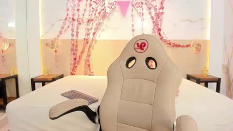 Snapshot of chloe_murray chatting on 02/09/26, 11:47 CHLOE online show from 02/09/26, 11:47