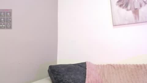 chloe_peach_ online show from 03/26/26, 12:11