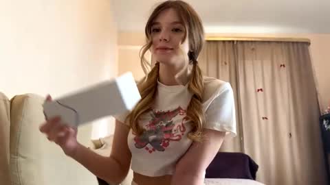 hloe online show from 02/22/26, 12:15