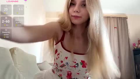 Snapshot of chloe_show chatting on 07/10/26, 12:08 hloe online show from 07/10/26, 12:08
