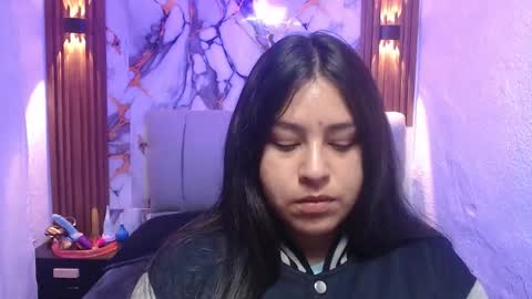 chloe_smith5 online show from 11/24/25, 01:11