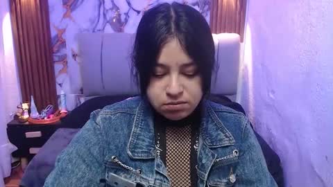 chloe_smith5 online show from 12/22/25, 01:19