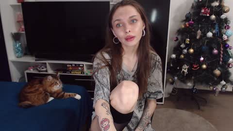 Chloe online show from 12/24/24, 08:38