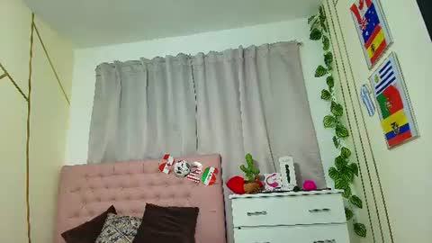 Snapshot of chloe_swarts chatting on 07/16/26, 01:00 Lulu online show from 07/16/26, 01:00
